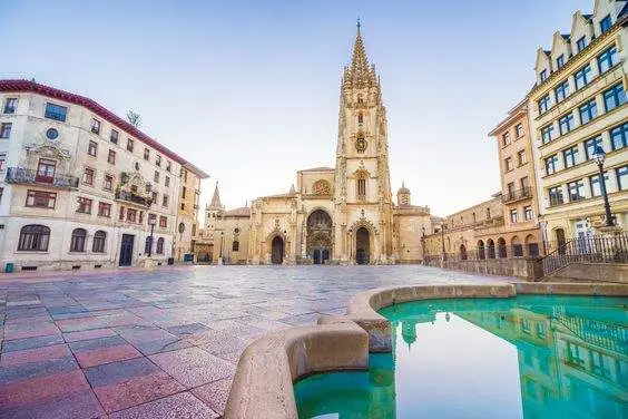 cual es la mejor zona para vivir en oviedo